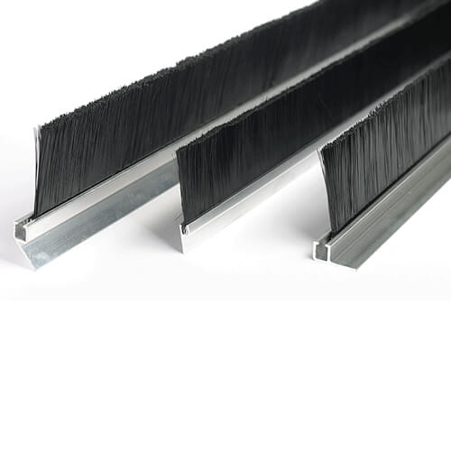 Bottom door brush seal